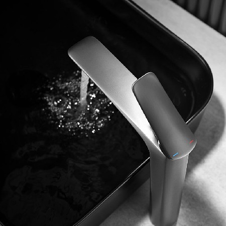 Household bathroom basin faucet, hot and cold mixed water washbasin splash proof faucet, bathroom specific basin faucet